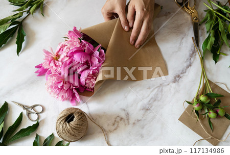 Florist at work Florist at work 117134986
