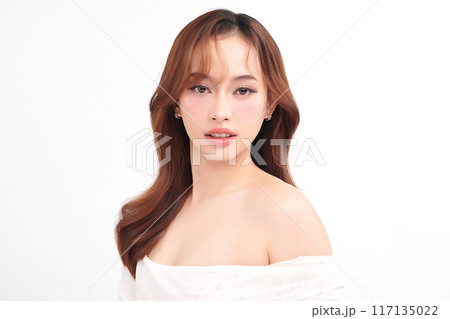 Beautiful young asian woman with clean fresh skin on white background, Face care, Facial treatment, Cosmetology, beauty and spa, Asian women portrait. Beautiful young asian woman with clean fresh skin on white background, Face care, Facial treatment, Cosmetology, beauty and spa, Asian women portrait. 117135022
