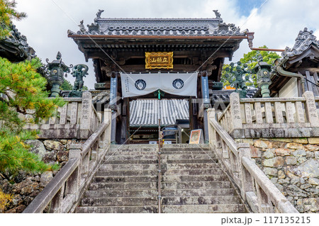 京都府長岡京市　西山　楊谷寺 (柳谷観音)　山門　風神と雷神 117135215