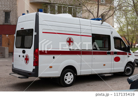 Ambulance at the entrance of the house 117135419