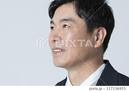 50代男性のポートレート 50代男性のポートレート 117136955