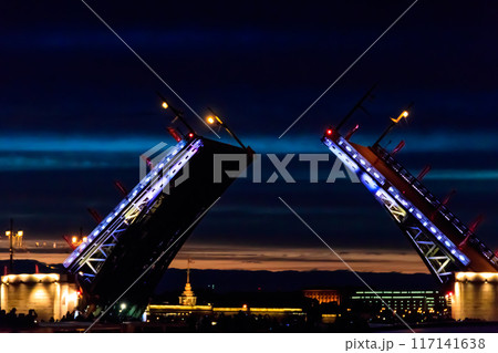 Opening of Palace drawbridge. Night view of Palace bridge from the Neva river in Saint Petersburg, Russia 117141638