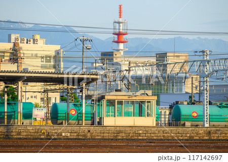 【鉄道タンク車輸送】西陽が差す風景【南松本駅】 117142697