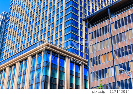 東京 千代田区 丸の内 日比谷通りから見た 丸の内二重橋ビル 東京 千代田区 丸の内 日比谷通りから見た 丸の内二重橋ビル 117143014