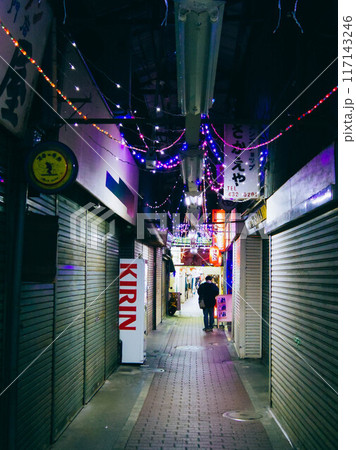 夜の六角橋商店街 夜の六角橋商店街 117143246