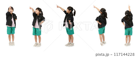 小学生女の子の全身人物切り抜き素材 117144228