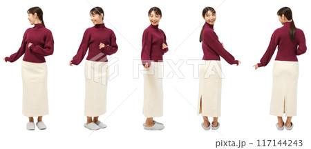 スリッパ女性の全身人物切り抜き素材 117144243