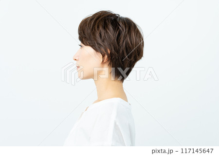 ミドルの女性のビューティ 117145647