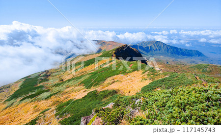 秋の鳥海山登山：外輪山コース 117145743