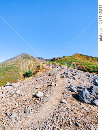 秋の鳥海山登山：外輪山コース 117145858