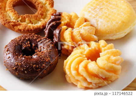 ドーナツ　スイーツ 117146522