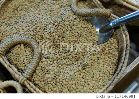 Baskets with lentils in food market 117146991
