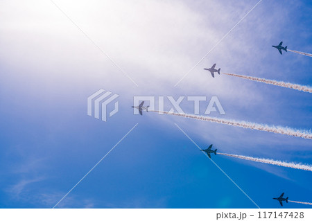 青空イメージ (ブルーインパルス曲技飛行) 青空イメージ (ブルーインパルス曲技飛行) 117147428