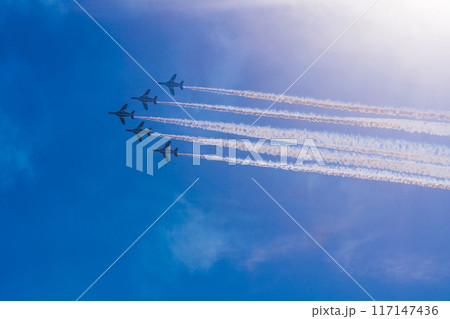 青空イメージ (ブルーインパルス曲技飛行) 青空イメージ (ブルーインパルス曲技飛行) 117147436