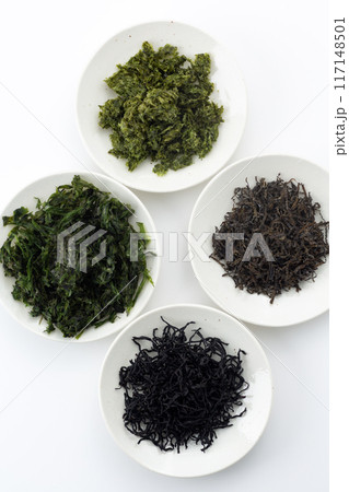 色々な海草の乾物(ひじき、ばら海苔、かじめ、アオサ) 色々な海草の乾物(ひじき、ばら海苔、かじめ、アオサ) 117148501