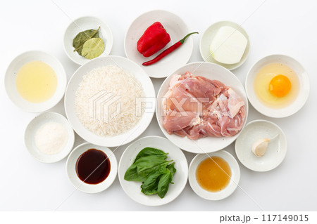 タイ料理・ガパオライスの材料 117149015