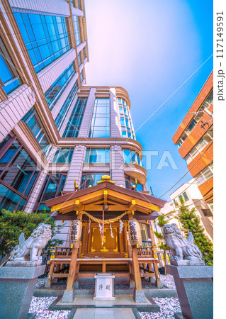 日本の東京都市景観 東京・表参道。東京メトロ 表参道駅すぐの秋葉神社などを望む=令和6年8月3日 日本の東京都市景観 東京・表参道。東京メトロ 表参道駅すぐの秋葉神社などを望む=令和6年8月3日 117149591