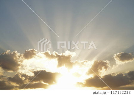 薄明光線（光芒）天使のハシゴ 117152238