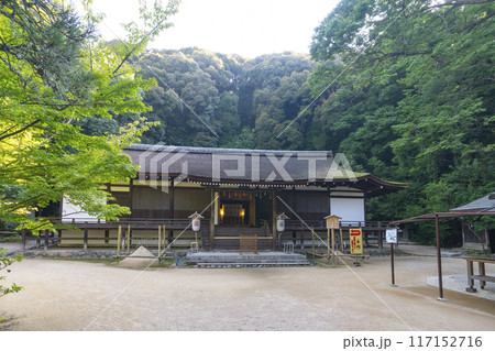 京都宇治　宇治上神社　拝殿 117152716