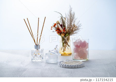 Pearl necklace and accessories. Interior image. Pearl necklace and accessories. Interior image. 117154215