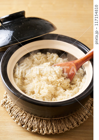 土鍋で炊いた胚芽米 土鍋で炊いた胚芽米 117154810