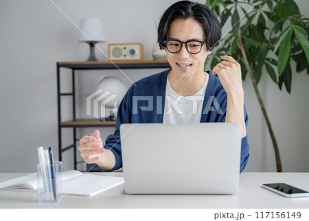 オンライン学習　男性 117156149