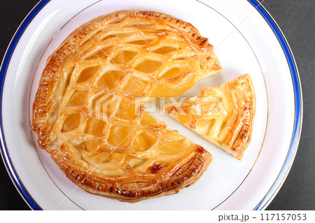 皿の上のアップルパイ 皿の上のアップルパイ 117157053