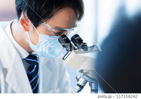 実験するビジネスマン 実験するビジネスマン 117158242