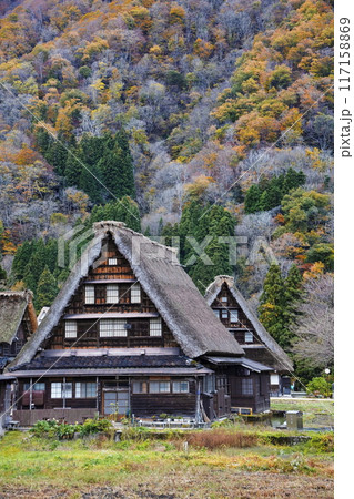 秋の五箇山 117158869