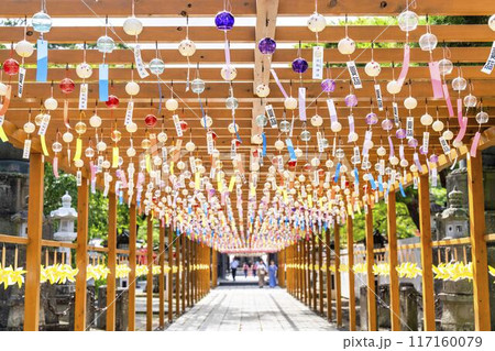 夏の竹駒神社　参道の風鈴　夏詣　宮城県岩沼市 117160079