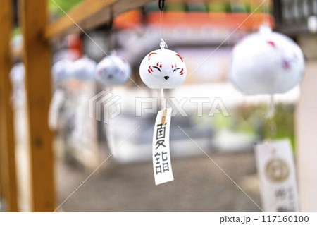 夏の竹駒神社　参道の風鈴　夏詣　宮城県岩沼市 117160100