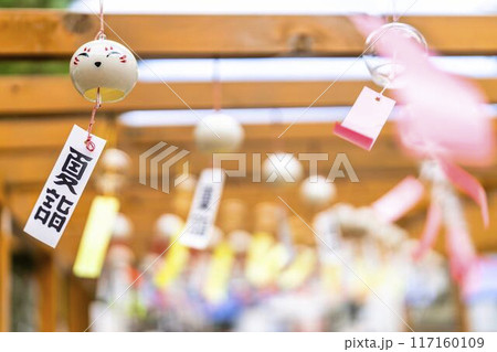 夏の竹駒神社　参道の風鈴　夏詣　宮城県岩沼市 117160109