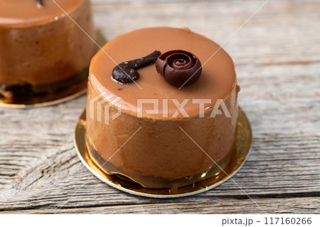 Caramel chocolate cake Caramel chocolate cake 117160266