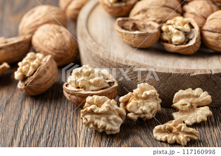 Walnut 117160998