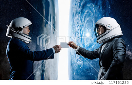 宇宙ビジネス　名刺交換をする 117161226