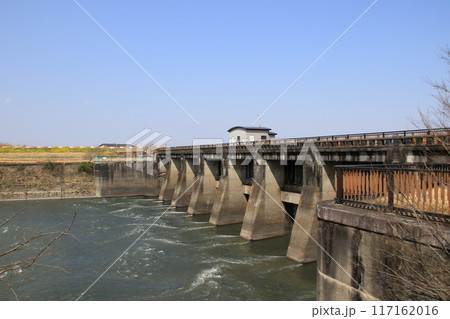 茨城県猿島郡五霞町の江戸川にある関宿水閘門 117162016