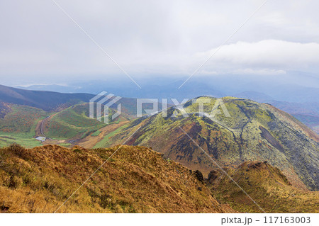 秋田県　秋田駒ヶ岳の紅葉風景 117163003