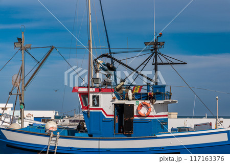 Fishing boat on Graciosa Island off Lanzarote, Canary Islands 117163376