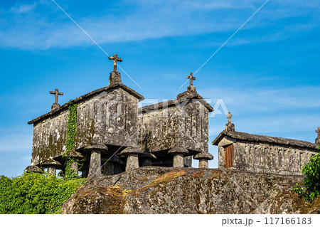 The communitarian granaries, called espigueiros, in the village of Soajo, Peneda National Park, Northern Portugal 117166183