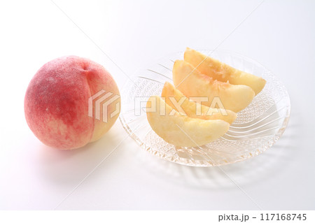 カットした白桃 カットした白桃 117168745