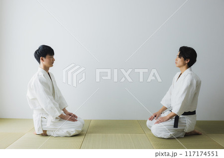 道着の男性　　 117174551