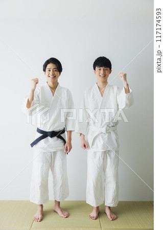 道着の男性 道着の男性 117174593