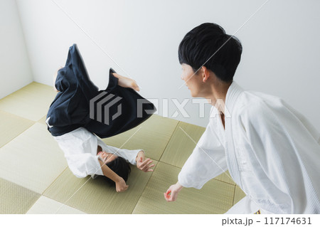 道着の男性　　 117174631