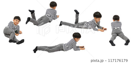 寝そべってスマホゲームをする男の子の全身人物切り抜き素材 117176179