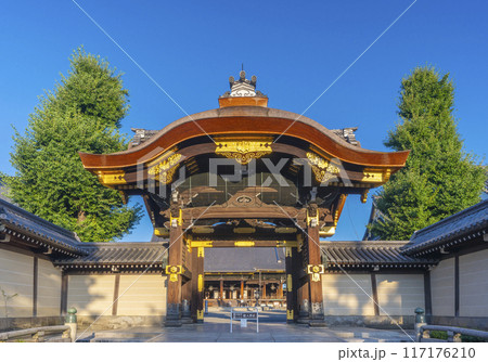 京都　東本願寺　阿弥陀堂門 117176210