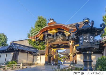 京都　東本願寺　阿弥陀堂門 117176212