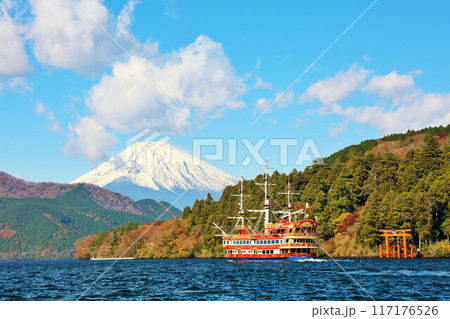 神奈川県　秋の箱根と海賊船　そして富士山 117176526