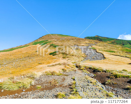 秋の鳥海山登山：御田ヶ原～七五三掛 117177264