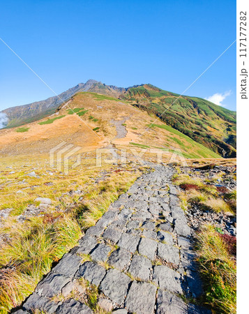 秋の鳥海山登山：扇子森～御田ヶ原 117177282