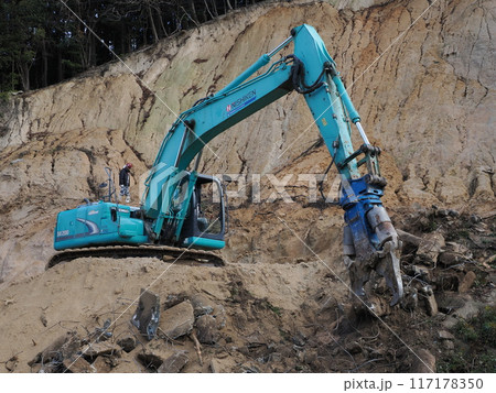 冬の牛頚ダム周辺風景 崖崩れ現場の修復工事 福岡県大野城市牛頸 冬の牛頚ダム周辺風景 崖崩れ現場の修復工事 福岡県大野城市牛頸 117178350